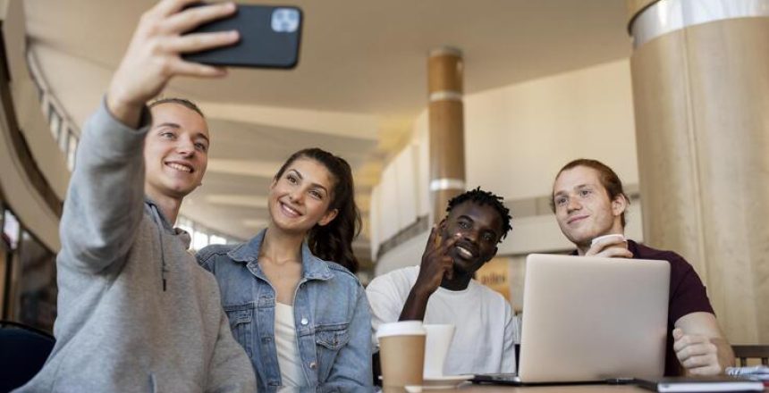 young-adults-meeting-up-study (1) (1)